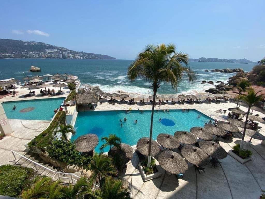 Hotel Torres Gemelas Vista Al Mar A Pie De Playa Акапулко Екстериор снимка